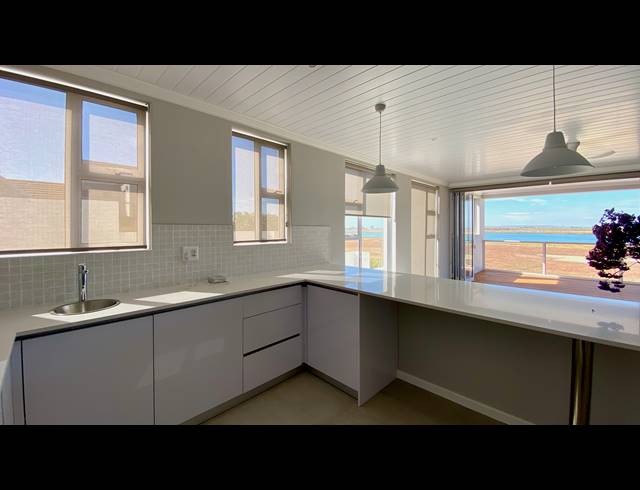 3 BEDROOM HOUSE FOR SALE IN PORT OWEN